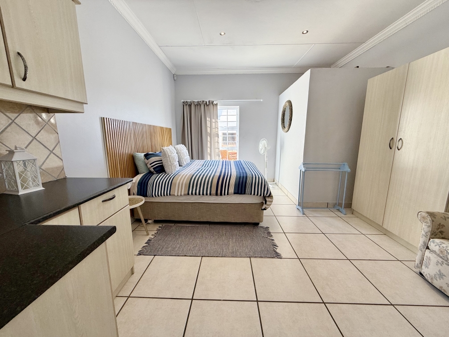 8 Bedroom Property for Sale in Long Acres Country Estate Western Cape